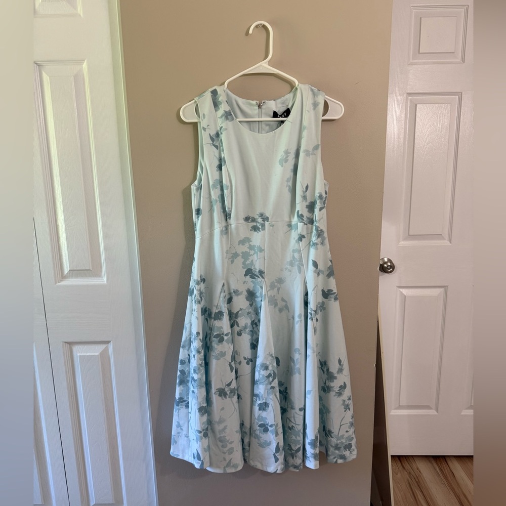DINY blue floral dress size 10 new with tags